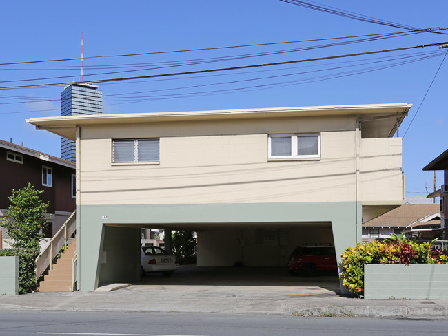 764 Mccully St in Honolulu, HI - Building Photo - Building Photo