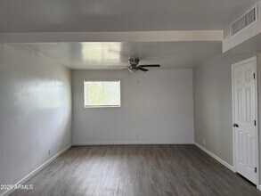 4619 S 16th St, Unit 8 in Phoenix, AZ - Building Photo - Building Photo