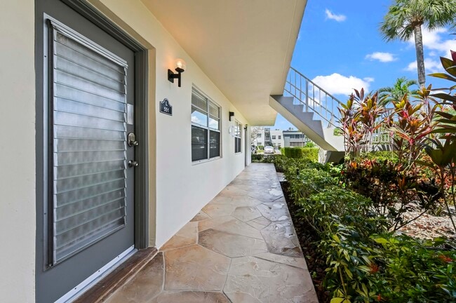 551 Normandy L in Delray Beach, FL - Building Photo - Building Photo