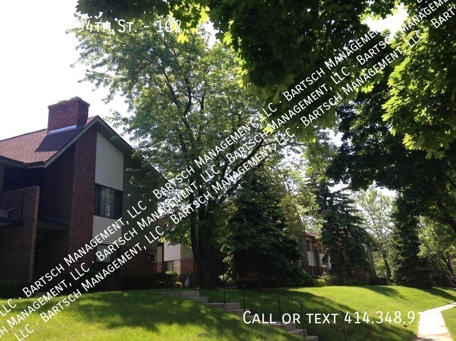 4332 N 94th St-Unit -102 in Wauwatosa, WI - Building Photo