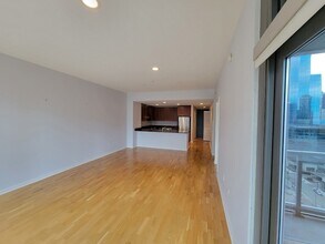 240 E Illinois St, Unit 1509 in Chicago, IL - Building Photo - Building Photo
