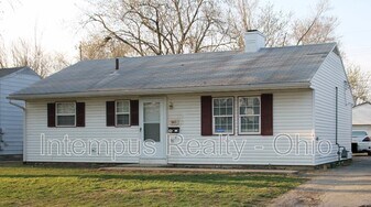 967 Duxberry Ave in Columbus, OH - Building Photo