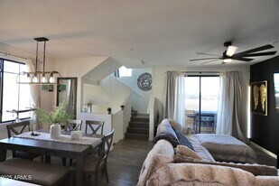 2315 N 52nd St in Phoenix, AZ - Building Photo