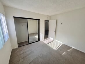 205 Avenue H in Redondo Beach, CA - Building Photo - Building Photo