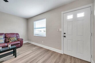 9850 55th Way N in Pinellas Park, FL - Foto de edificio - Building Photo