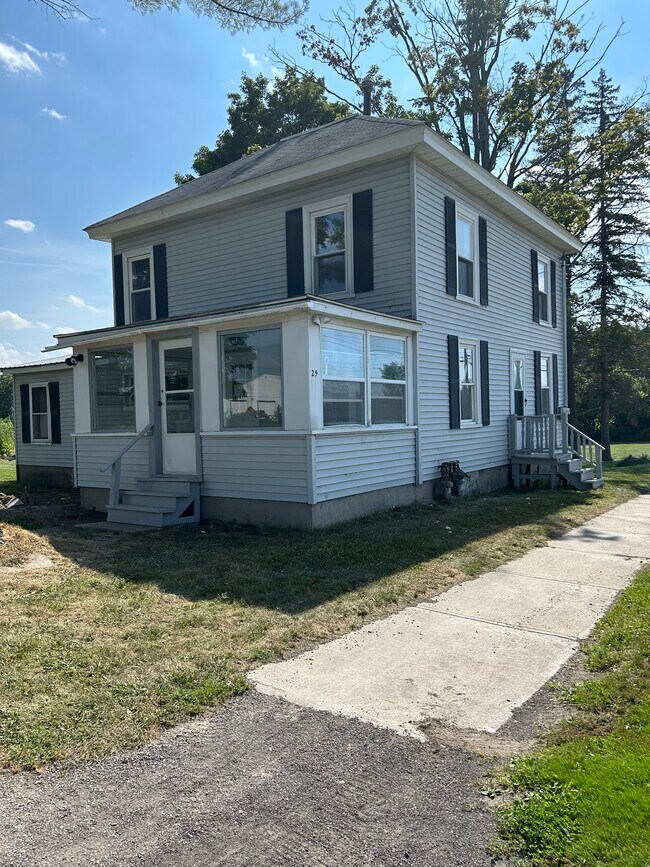 29 Freeville Rd, Unit 29 Front