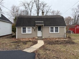 5938 Dunham Rd in Downers Grove, IL - Building Photo