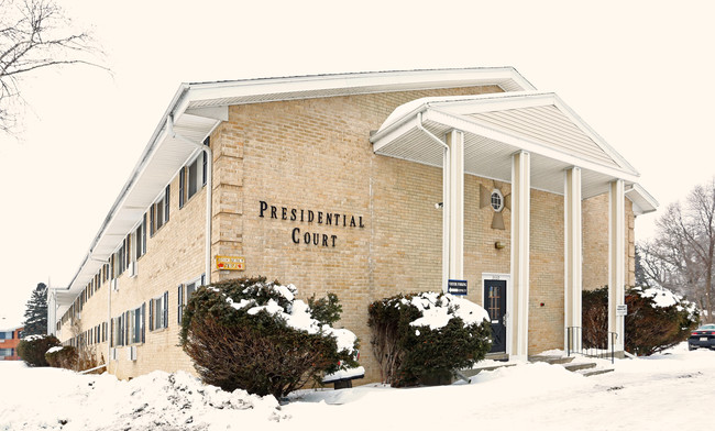 Presidential Court Apartments in Racine, WI - Building Photo - Building Photo