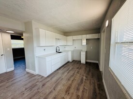 2475 18th Ave S in St. Petersburg, FL - Building Photo