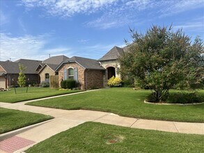 11713 SW 14th St in Yukon, OK - Building Photo - Building Photo