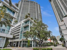90 SW 3rd St in Miami, FL - Building Photo