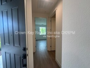 657 Heathridge St in Manteca, CA - Foto de edificio - Building Photo