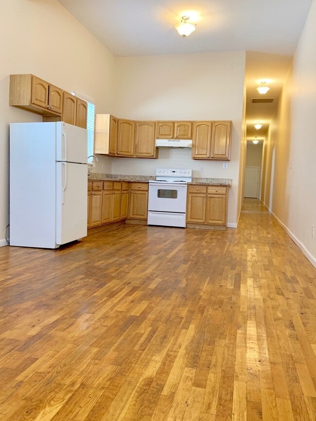 property at 2539 Gravier St