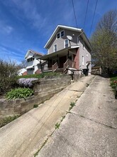 461 Marview Ave in Akron, OH - Foto de edificio - Building Photo
