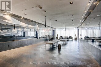 87-4487 Peter St in Toronto, ON - Building Photo - Building Photo