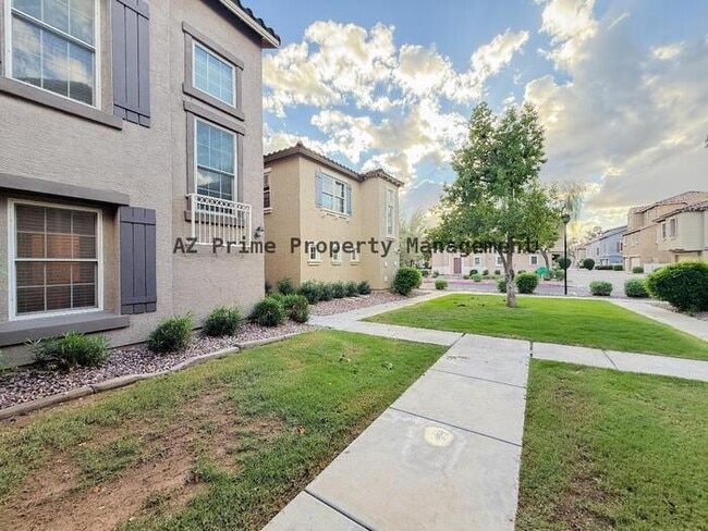5719 S 21st Terrace in Phoenix, AZ - Building Photo - Building Photo