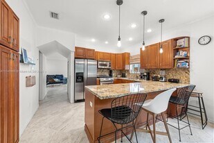 3049 Mary St in Miami, FL - Building Photo