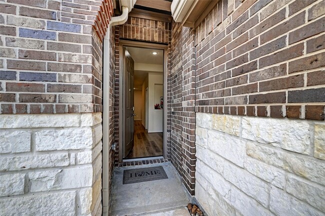 property at 865 Spruce Pine Dr