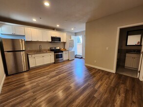 10974 Huber St, Unit studio in Anaheim, CA - Building Photo - Building Photo