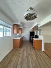1310 Agate St, Unit C in Redondo Beach, CA - Foto de edificio - Building Photo