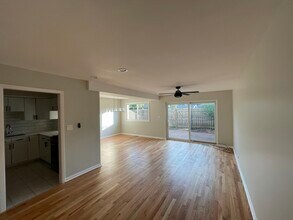 725 Hibbard Rd in Wilmette, IL - Foto de edificio - Building Photo