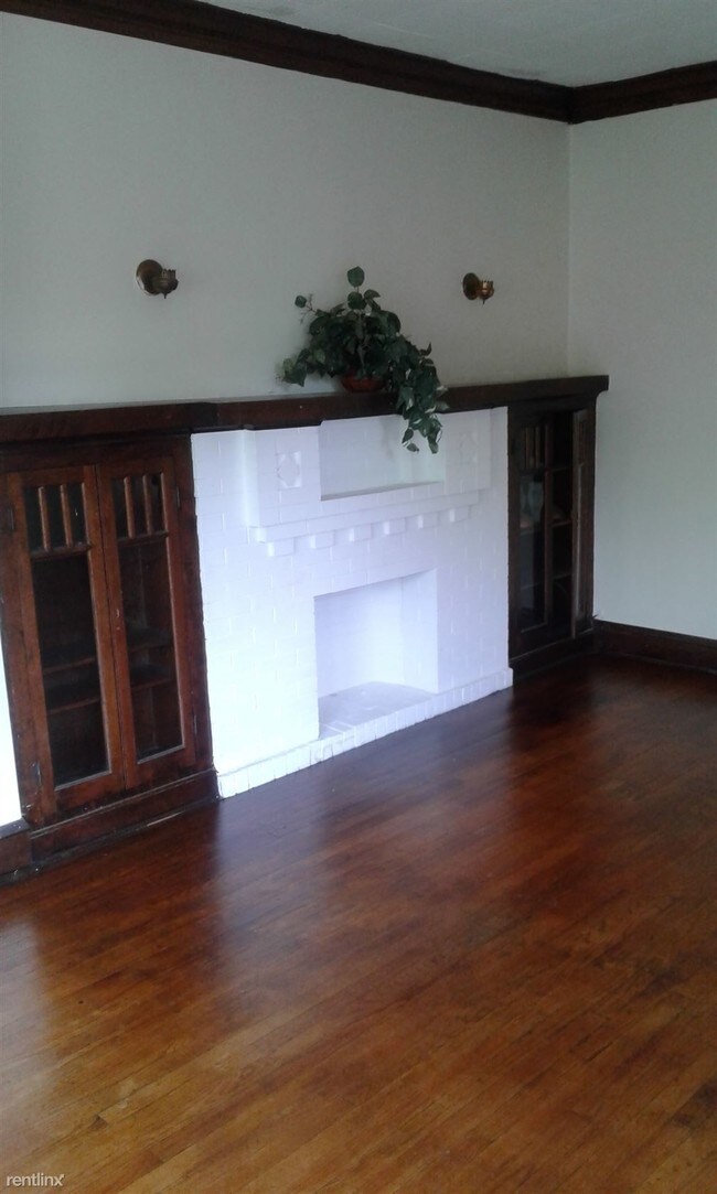 8205 S Throop St in Chicago, IL - Building Photo - Building Photo