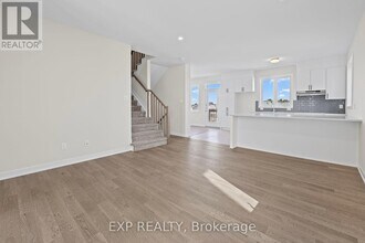 126 Beebalm Cres in Ottawa, ON - Building Photo - Building Photo