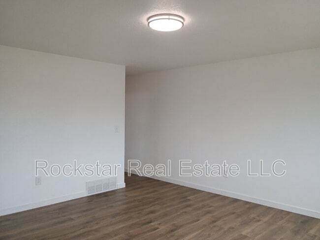 222 E Crown Ave in Spokane, WA - Building Photo - Building Photo