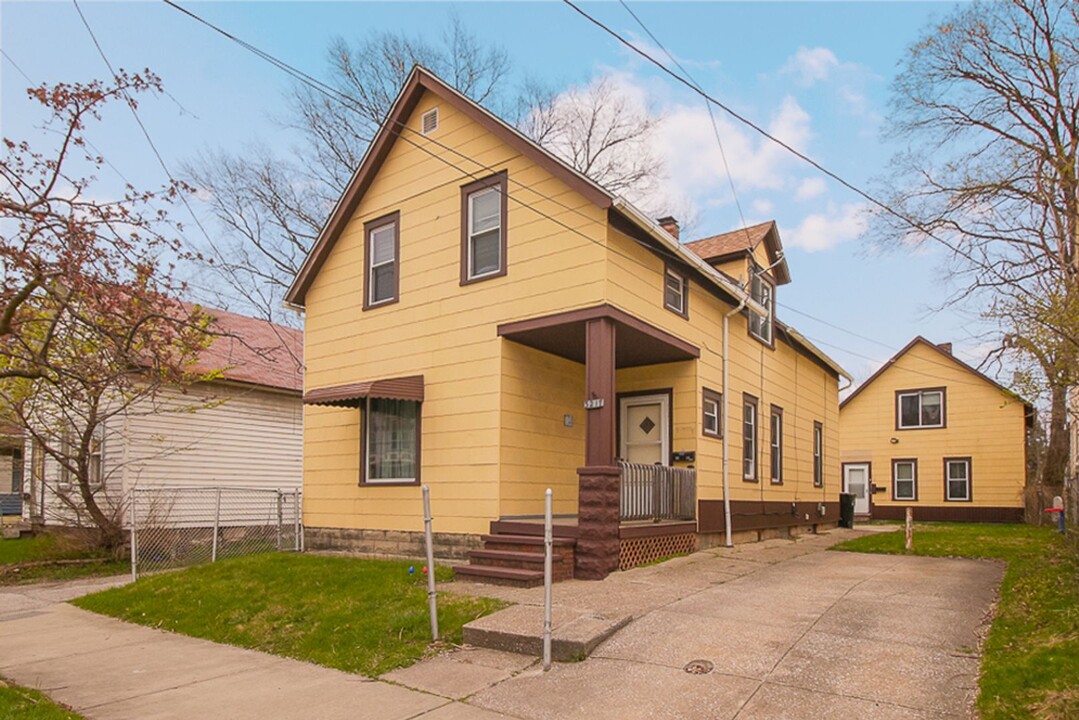 3217 W 41st St in Cleveland, OH - Building Photo