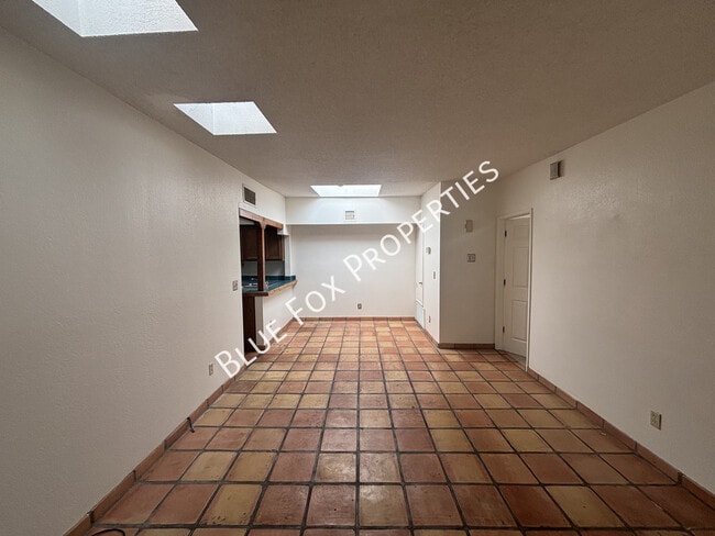 5958 Sun County Blvd in Tucson, AZ - Building Photo - Building Photo