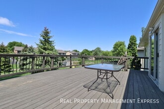 Stunning 5 Bedroom 3 Bath Home in South Ea in Sioux Falls, SD - Building Photo - Building Photo