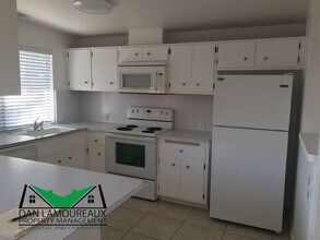 721 Del Oro St in Woodland, CA - Building Photo - Building Photo
