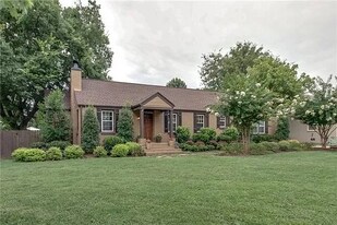 308 Highland Ave in Franklin, TN - Building Photo