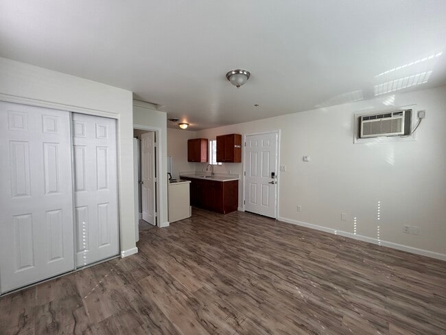 110 3rd St, Unit B