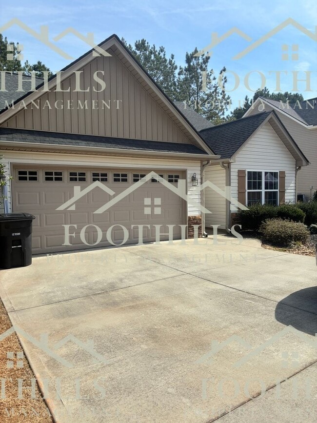 property at 118 Gallant Ln