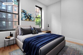 323 E 93rd St in New York, NY - Building Photo - Building Photo
