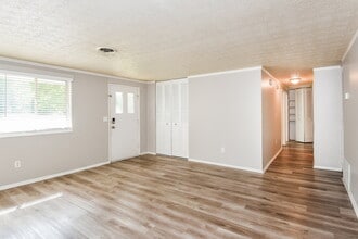 1860 Suwanee Ridge Ct NW in Lawrenceville, GA - Foto de edificio - Building Photo