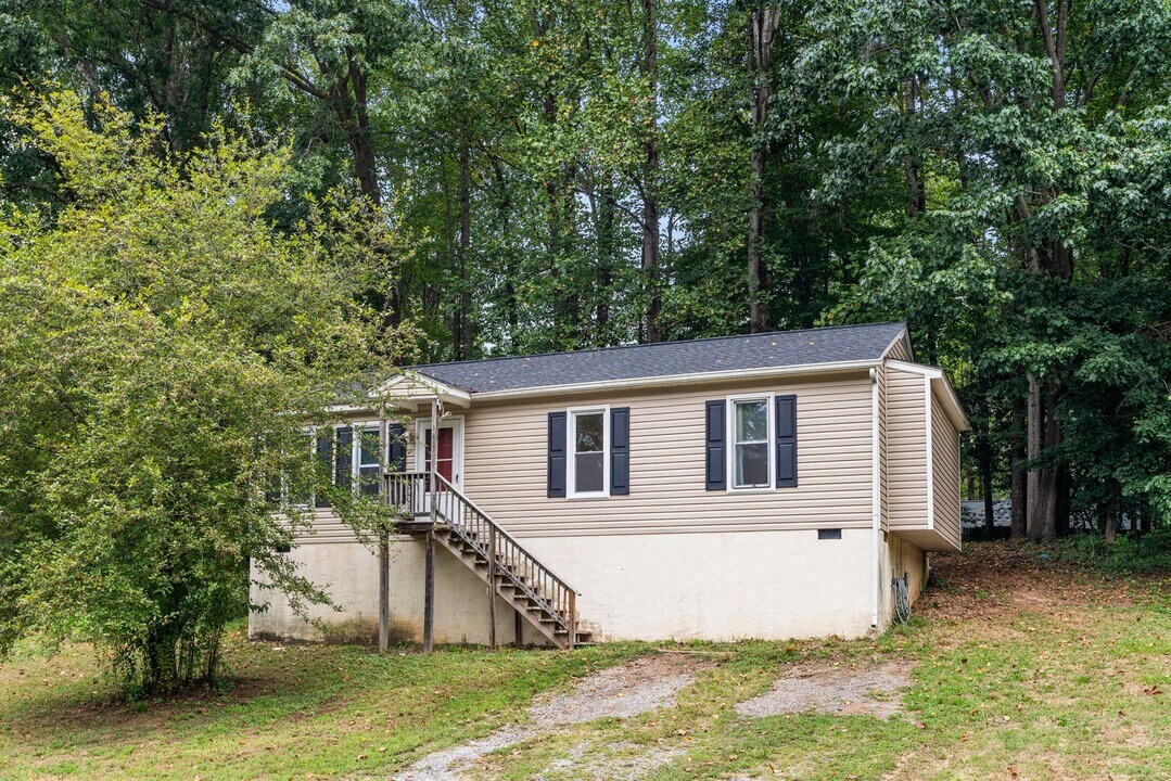 5048 Glen Tara Dr in Midlothian, VA - Building Photo