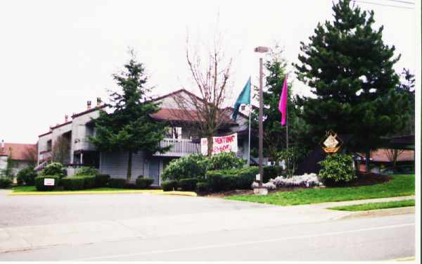 Country Place Apartments in Woodinville, WA - Building Photo