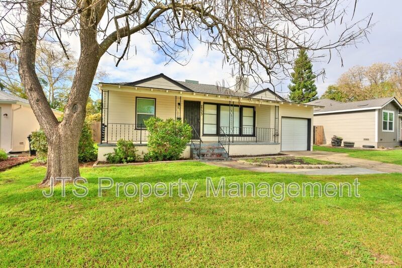 2733 Marilona Dr in Sacramento, CA - Building Photo