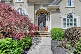 6745 Laurel Oak Dr in Suwanee, GA - Foto de edificio - Building Photo