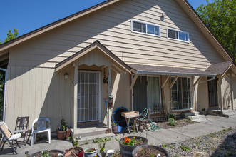 1109 Evans Dr in Santa Rosa, CA - Building Photo - Other