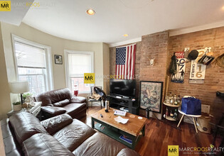 9 Warwick St, Unit 2 in Boston, MA - Building Photo - Building Photo