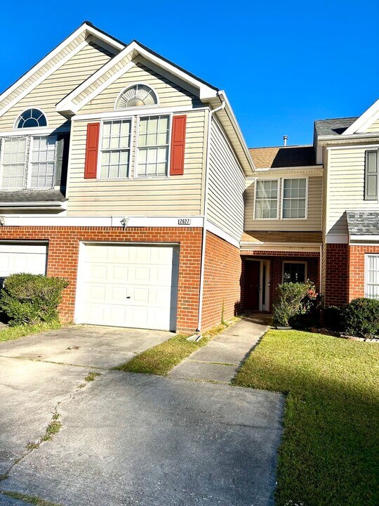 2627 Hartley St in Virginia Beach, VA - Building Photo