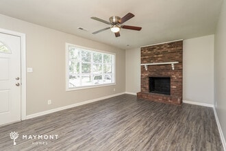 5160 Largo Dr in Winston-Salem, NC - Building Photo - Building Photo