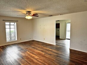 4705 Trinidad Dr in Wichita Falls, TX - Foto de edificio - Building Photo