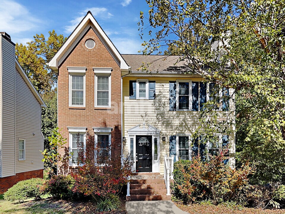 5512 Westerborne Dr in Greensboro, NC - Building Photo