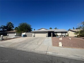 6224 Miraloma St in Las Vegas, NV - Building Photo - Building Photo