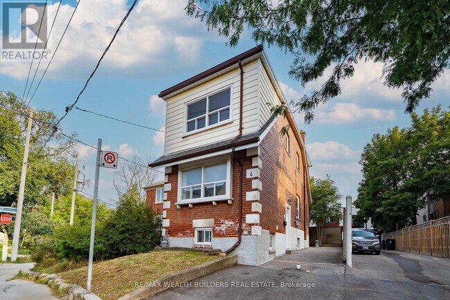 4 Greenlaw Ave in Toronto, ON - Building Photo - Building Photo