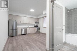 36 Grant Ave in Hamilton, ON - Building Photo - Building Photo